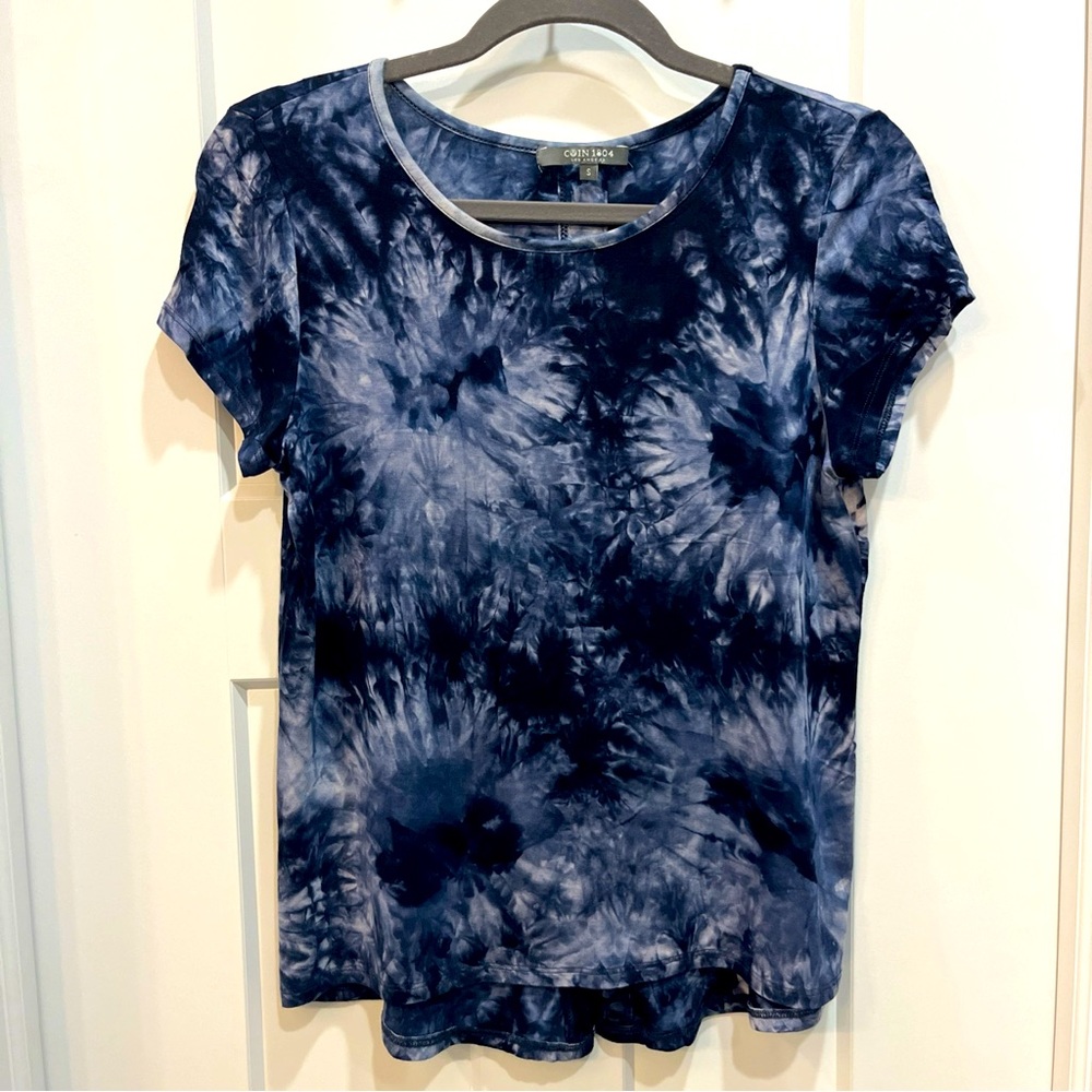 COIN 1804 Blue White Tie Dye Deco Button Back Detail Stretch SS Top Size Small